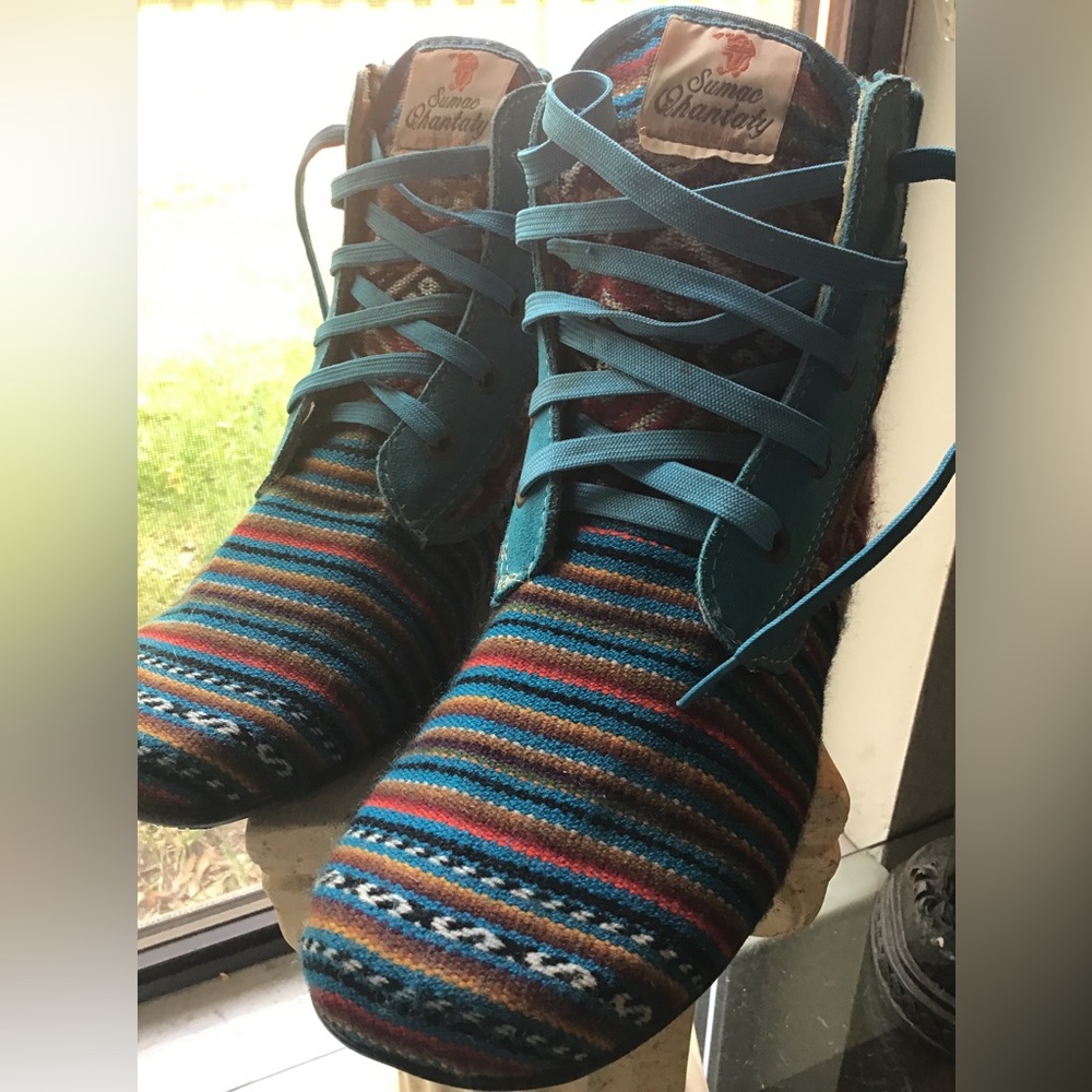 Hand Woven Peruvian Desert Boots NWOT bought in Miraflores Peru. Beautiful!